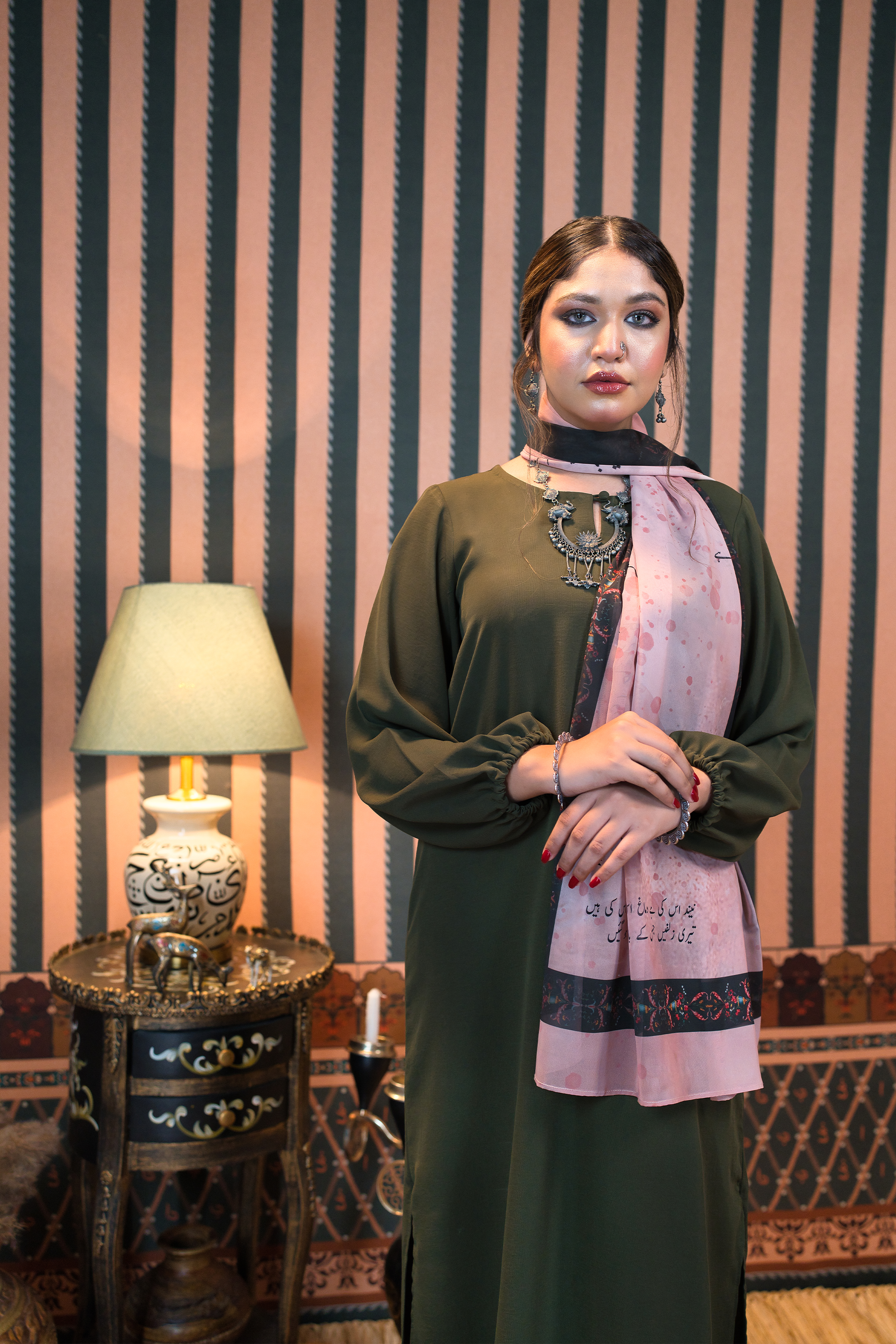 Olive Green Co-Ord Set With La Hasil Muhabat Stoler