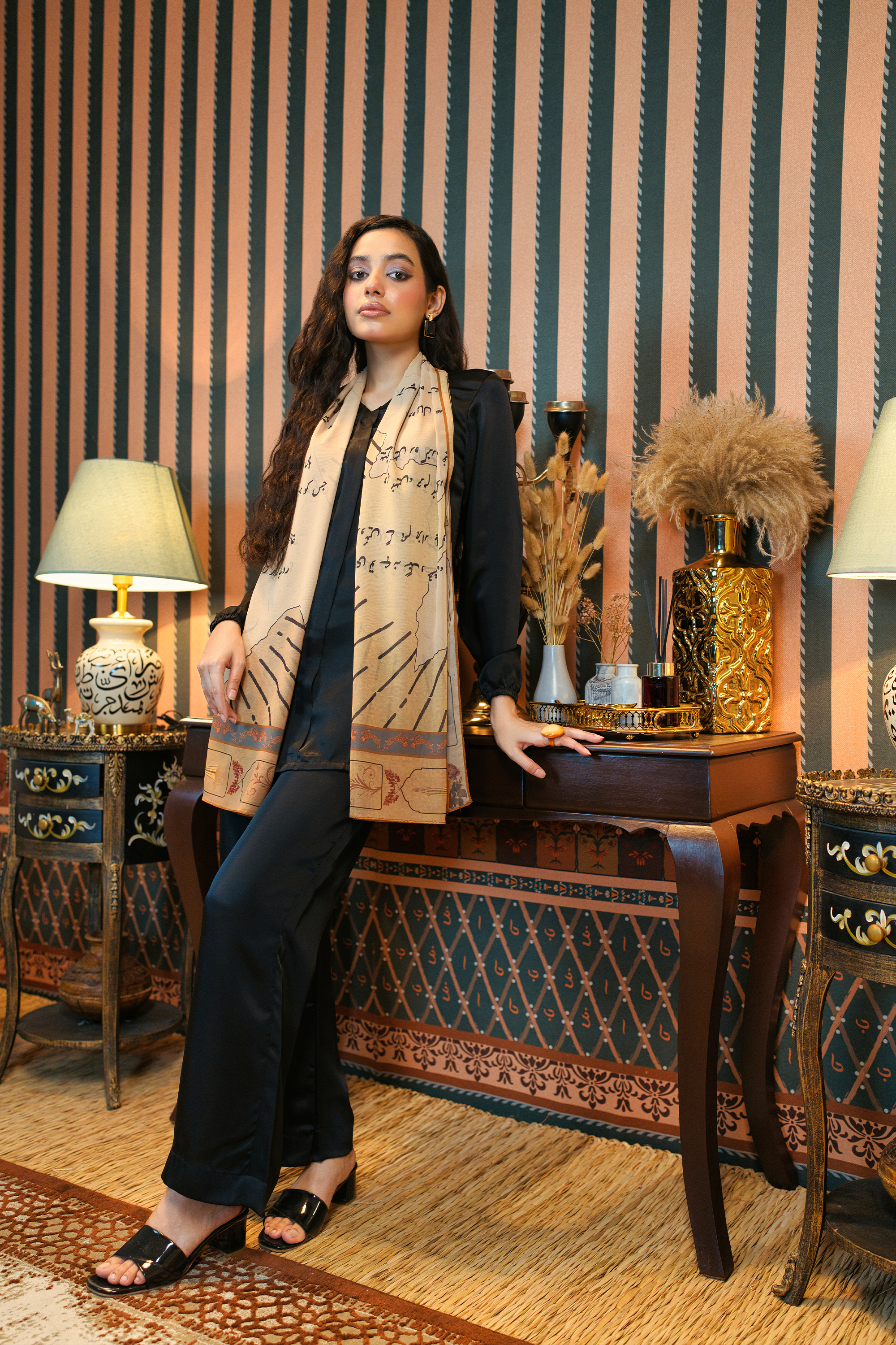 Black Co-Ord Silk Set With Husn e Zan Stoler
